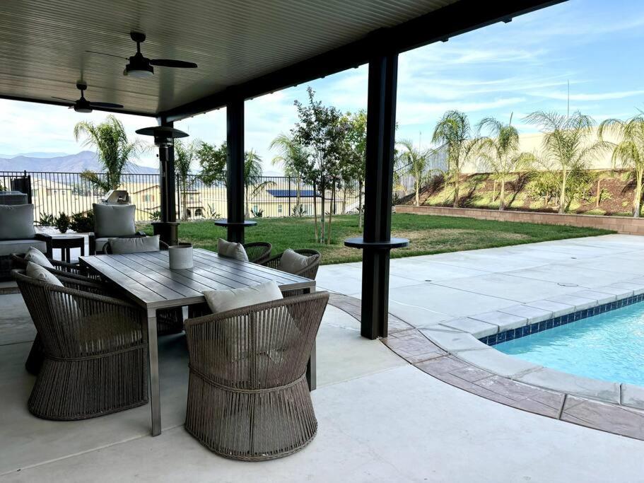 הוילה Winchester Vineyard Poolside Retreat מראה חיצוני תמונה
